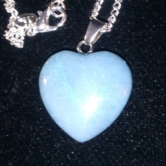 💝2/$20💝 NIP - Purple Agate Heart Shape Stone Pendant Necklace - Picture 3 of 6